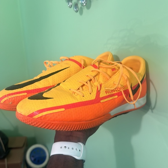 Nike indoor Soccer shoes - Picture 3 of 5